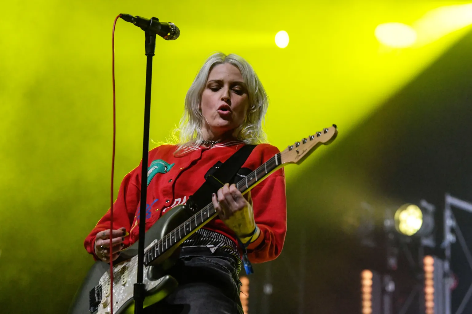 Emily-Armstrong-stage